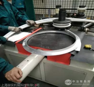 ͭŴ仡